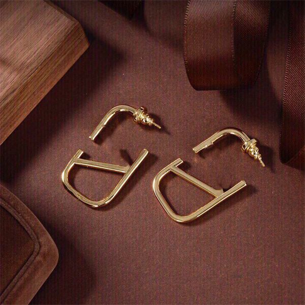 letter v brand earring logo valentinolies stud earing women designer luxury jewelry crystal pearl hoop earrings 782, Golden;silver
letter v brand earring logo valentinolies stud earing women designer luxury jewelry crystal pearl hoop earrings 782, Golden;silver