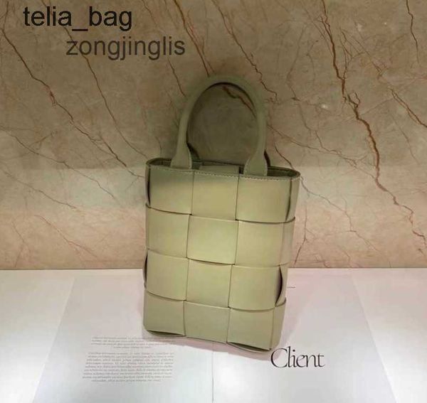 shoulder designer bag tote cassettes bags totes venetaes one small fashion bottegaas woven crossbody women's handheld 2023 french 11aa
shoulder designer bag tote cassettes bags totes venetaes one small fashion bottegaas woven crossbody women's handheld 2023 french 11aa