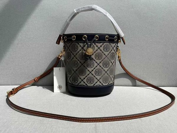 designer bag 2024 early launch tb fashion trend single crossbody women's girl commuter drawstring bucket aging shrink shoulder
designer bag 2024 early launch tb fashion trend single crossbody women's girl commuter drawstring bucket aging shrink shoulder