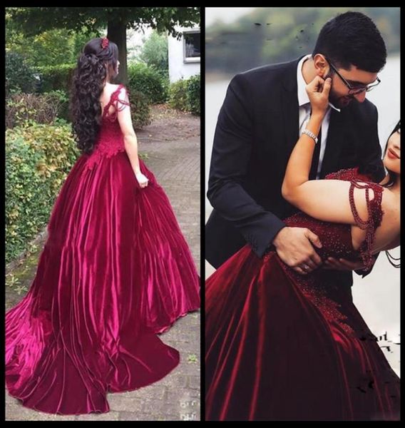red velvet arabic ball gown prom dresses 2018 vintage lace beading plus size dubai african formal party gowns evening wear gowns7591008, Black
red velvet arabic ball gown prom dresses 2018 vintage lace beading plus size dubai african formal party gowns evening wear gowns7591008, Black