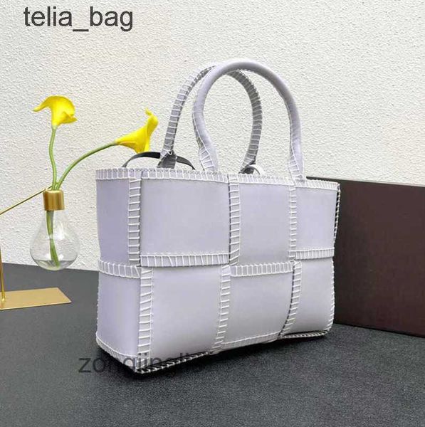 women's venetaas bags the tote bag designer arco luxury bottegaas leather large capacity vegetable basket bucket leisure woven small po
women's venetaas bags the tote bag designer arco luxury bottegaas leather large capacity vegetable basket bucket leisure woven small po