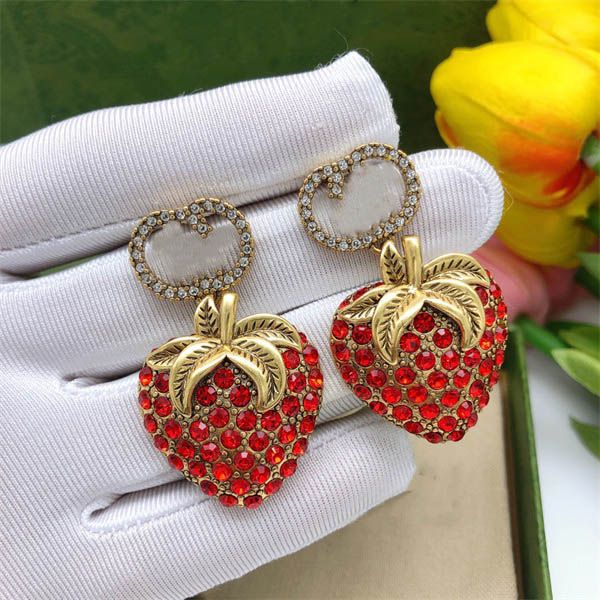 classics stud earring double letter g logo earing luxury women hoop designer jewelry ggity crystal pearl earrings woman 35454, Golden;silver
classics stud earring double letter g logo earing luxury women hoop designer jewelry ggity crystal pearl earrings woman 35454, Golden;silver