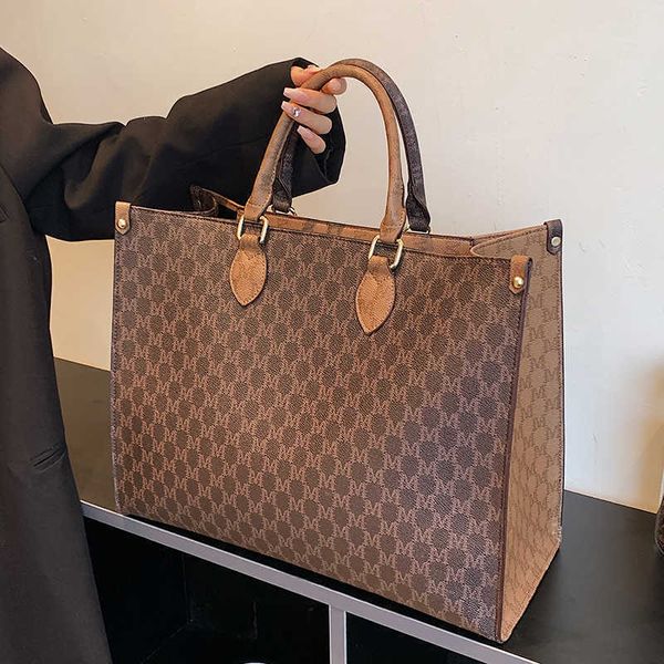 big women letter print pvc leather purses and handbag designer retro large capacity monog ladies handle tote shopper 081523
big women letter print pvc leather purses and handbag designer retro large capacity monog ladies handle tote shopper 081523
