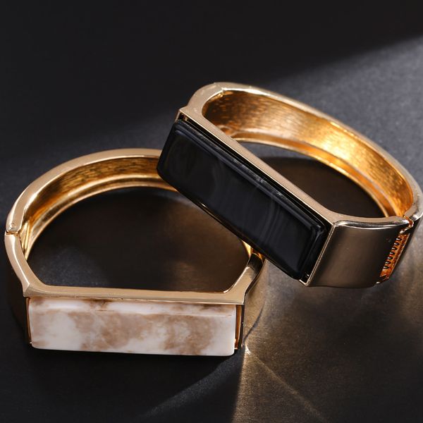 black white wholesale of jewelry, european and american fashion and creative turquoise bracelets, heavy metal bracelets, one piece for distr
black white wholesale of jewelry, european and american fashion and creative turquoise bracelets, heavy metal bracelets, one piece for distr