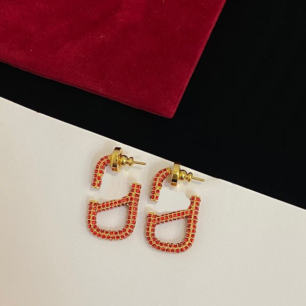 letter v brand earring logo valentinolies stud earing women designer luxury jewelry crystal pearl hoop earrings 33, Golden;silver
letter v brand earring logo valentinolies stud earing women designer luxury jewelry crystal pearl hoop earrings 33, Golden;silver