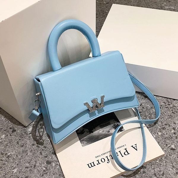 luxury designer pu leather women's handbag lock crossbody bag flap tote spring shoulder
luxury designer pu leather women's handbag lock crossbody bag flap tote spring shoulder