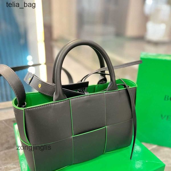woven venetaas designer handbag bottegaas bags tote bag spring 2023 summer shoulder cassettes with large capaci wgc6
woven venetaas designer handbag bottegaas bags tote bag spring 2023 summer shoulder cassettes with large capaci wgc6