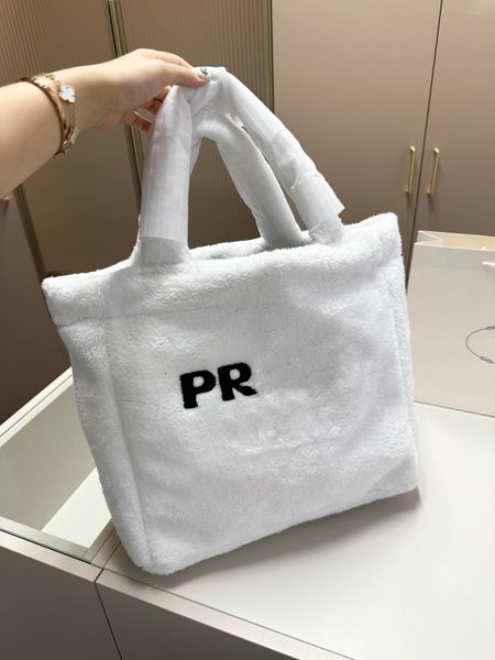designer women tweed classic fashion bags travelling shoulder casual luxury handbag for ladies evening crossbody bag
designer women tweed classic fashion bags travelling shoulder casual luxury handbag for ladies evening crossbody bag
