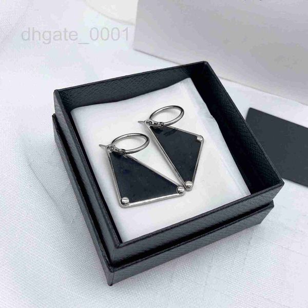 charm designer letter earrings geometric triangle micro-embedded diamond gold plated simple and cool bfc8, Golden
charm designer letter earrings geometric triangle micro-embedded diamond gold plated simple and cool bfc8, Golden