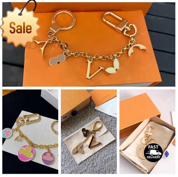 keychains lanyards luxury designers letters with diamonds keychain car key chain women buckle jewelry keyring bags pendant exquisite 958ess, Silver
keychains lanyards luxury designers letters with diamonds keychain car key chain women buckle jewelry keyring bags pendant exquisite 958ess, Silver
