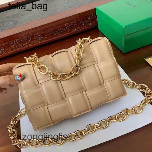 autumn knitted chain cassettes 2023 winter leisure fashion bag venetaes bags simple one-shoulder crossbody bottegaas cmwb
autumn knitted chain cassettes 2023 winter leisure fashion bag venetaes bags simple one-shoulder crossbody bottegaas cmwb