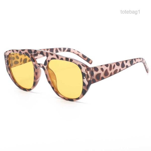 new eyewear trend double-beam sunglasses ins ocean piece personality big frame net red qc8a, White;black
new eyewear trend double-beam sunglasses ins ocean piece personality big frame net red qc8a, White;black