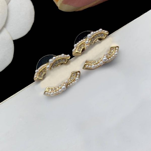 luxury pearl diamond earrings designer brand 18k gold plated women letter c stud simple style engagement valentine jewelry accessories, Golden;silver
luxury pearl diamond earrings designer brand 18k gold plated women letter c stud simple style engagement valentine jewelry accessories, Golden;silver