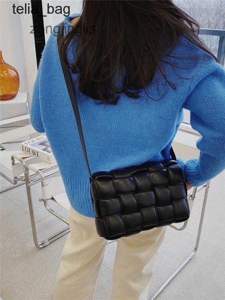 leather 2023 knitted designer shoulder bags venetaes women's bottegaas small one pillow crossbody cassettes square bag 04kq
leather 2023 knitted designer shoulder bags venetaes women's bottegaas small one pillow crossbody cassettes square bag 04kq