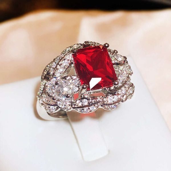 designer's minimalist temperament, versatile personality, ring jewelry, creative and fashionable women's zircon bracelets, pomegra, Golden;silver
designer's minimalist temperament, versatile personality, ring jewelry, creative and fashionable women's zircon bracelets, pomegra, Golden;silver
