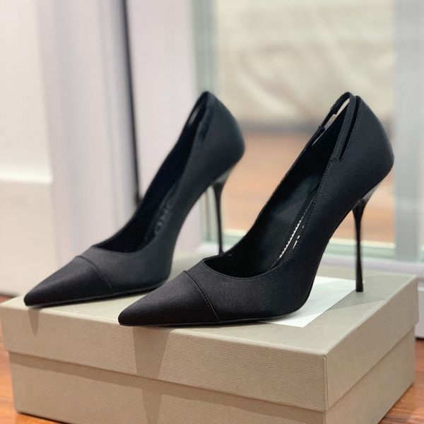 black t screw pumps silk splicing pearl decoration star style fashion comfortable single shoes design platform designer factory shoebox
black t screw pumps silk splicing pearl decoration star style fashion comfortable single shoes design platform designer factory shoebox