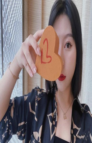 2021 fashion necklace luxury heart shape pendant necklaces love bracelet for man women designer jewelry bracelets with box4820285, Silver
2021 fashion necklace luxury heart shape pendant necklaces love bracelet for man women designer jewelry bracelets with box4820285, Silver
