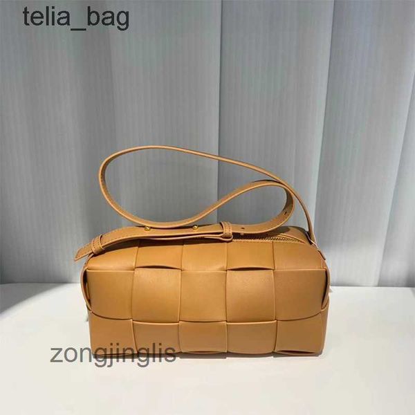 2023 cassettes one venetaas bottegaas candy bag underarm knitted brick color bags shoulder square cowhide wo 4smw
2023 cassettes one venetaas bottegaas candy bag underarm knitted brick color bags shoulder square cowhide wo 4smw