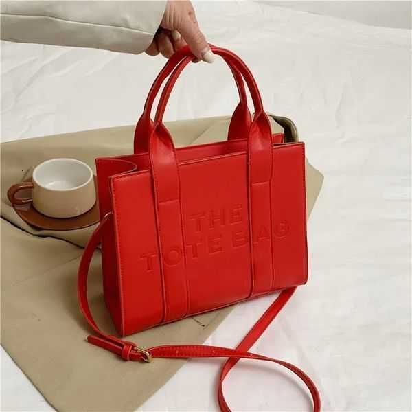 nylon marc the tote bag lady famous designer cool straw weave beach bag large capacity crossbody shoulder handbags womens wallet crossbody c
nylon marc the tote bag lady famous designer cool straw weave beach bag large capacity crossbody shoulder handbags womens wallet crossbody c