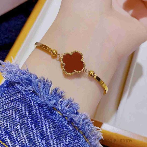 designer bracelet classic 4/4 leaf clover 18k gold onyx shell mother of pearl women girls wedding mother's day jewellery gifts, Golden;silver
designer bracelet classic 4/4 leaf clover 18k gold onyx shell mother of pearl women girls wedding mother's day jewellery gifts, Golden;silver