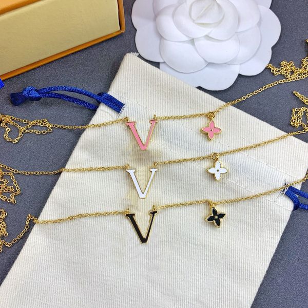luxury designer pendants necklaces letter flower chain pendant women fashion jewelry wedding party gifts, Silver
luxury designer pendants necklaces letter flower chain pendant women fashion jewelry wedding party gifts, Silver