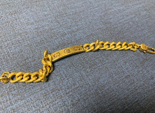 popular 18k gold plated letter bracelet classic designer chunky thick cuban chain bracelets for women wedding party jewellery gift, Golden;silver
popular 18k gold plated letter bracelet classic designer chunky thick cuban chain bracelets for women wedding party jewellery gift, Golden;silver