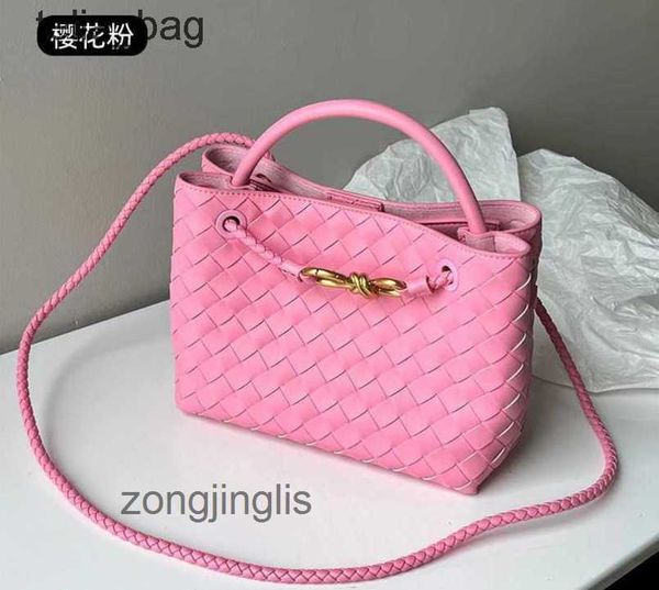 bags 2023 womven small classic andiamo designer lady's bottegaas bag venetaas cowhide woven handbag metal rope buckle tote totes one sh
bags 2023 womven small classic andiamo designer lady's bottegaas bag venetaas cowhide woven handbag metal rope buckle tote totes one sh