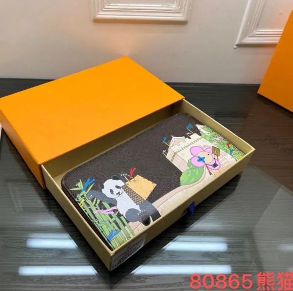 luxury bag designer bags shoulder handbags m60017 leather zipper wallet luxury brand sunflower panda letter zippy women long wallet lv888, Red;black
luxury bag designer bags shoulder handbags m60017 leather zipper wallet luxury brand sunflower panda letter zippy women long wallet lv888, Red;black