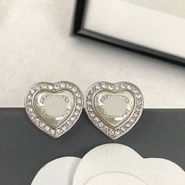 luxury earrings designer women letter c studs vintage rhinestone valentine engagement earring for lady jewelry accessories, Golden;silver
luxury earrings designer women letter c studs vintage rhinestone valentine engagement earring for lady jewelry accessories, Golden;silver