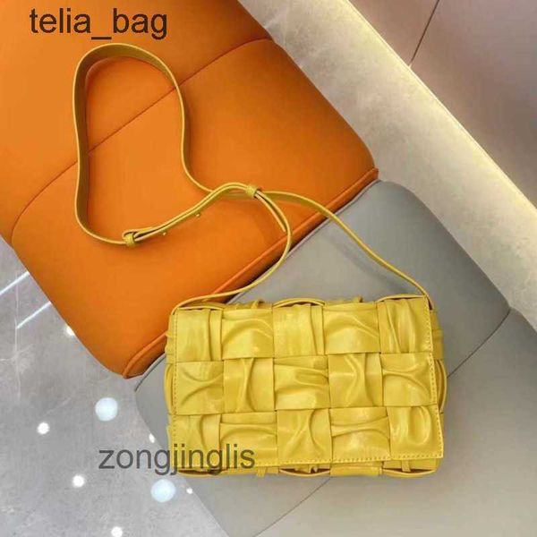 pleated venetaas bags cassete designer the tote bag bag luxury bottegaas woven pillow fashion wax soft cow leather one shoulder crossbody sm
pleated venetaas bags cassete designer the tote bag bag luxury bottegaas woven pillow fashion wax soft cow leather one shoulder crossbody sm