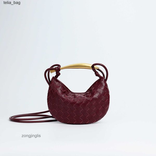 bottegaas woven handbags venetaas bags 2023 new selling designer large tote bag mini soft leather metal bing handbag fashionable and persona
bottegaas woven handbags venetaas bags 2023 new selling designer large tote bag mini soft leather metal bing handbag fashionable and persona