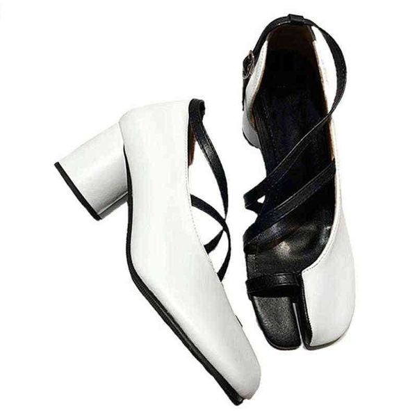 sandals women split toe ninja tabi pumps woman mixed colors leather sandals ladies open-toe round heels flat buckle tie shoes 220310, Black
sandals women split toe ninja tabi pumps woman mixed colors leather sandals ladies open-toe round heels flat buckle tie shoes 220310, Black