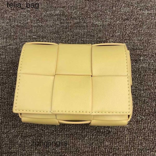 mini cassettes venetaes 2023 bottegaas bags designer women's fashion commuter single shoulder grass cowhide bag knitted pillow 21ir
mini cassettes venetaes 2023 bottegaas bags designer women's fashion commuter single shoulder grass cowhide bag knitted pillow 21ir
