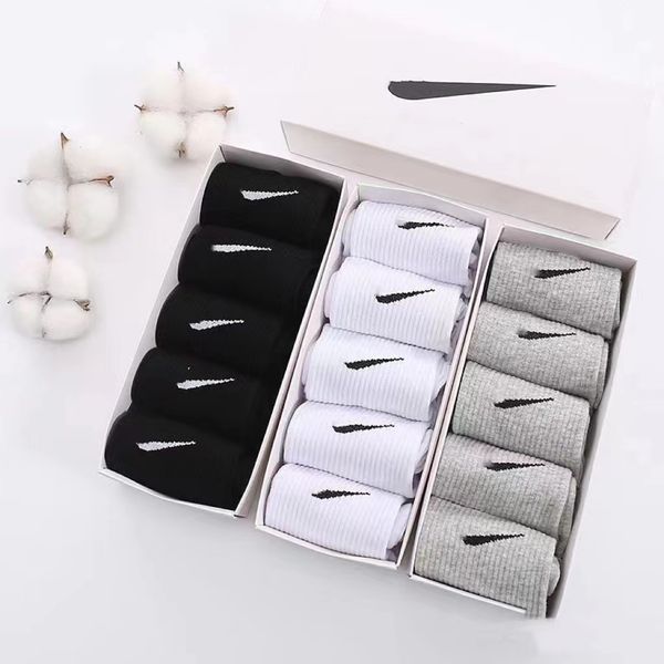 2023 men's socks sports socks fashion women's quality cotton classic letter breathable 100% cotton black and white basketball foot
2023 men's socks sports socks fashion women's quality cotton classic letter breathable 100% cotton black and white basketball foot