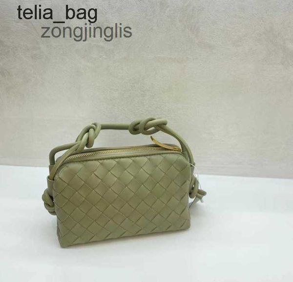 cross-body loop cloud venetaes bags designer bag knitting 2023 bottegaas cow leather one-shoulder fashion knot small square ckxl
cross-body loop cloud venetaes bags designer bag knitting 2023 bottegaas cow leather one-shoulder fashion knot small square ckxl