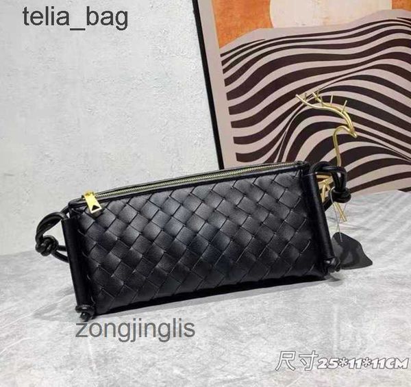 authentic designer the tote bag bottegaas bag bags venetaas versatile casual cow leather woven fashion triangle high-grade armpit shoulder c
authentic designer the tote bag bottegaas bag bags venetaas versatile casual cow leather woven fashion triangle high-grade armpit shoulder c
