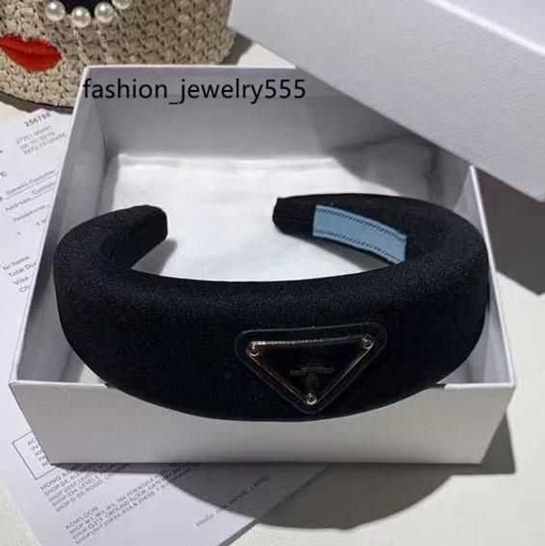 headbands fashion famouse brand triangle letter headband candy color women girl letter hairband with stamp hair accessories cotton hairbands, Silver
headbands fashion famouse brand triangle letter headband candy color women girl letter hairband with stamp hair accessories cotton hairbands, Silver