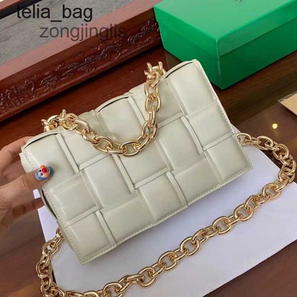 cassettes 2023 venetaes bags chain bottegaas autumn winter leisure bag fashion knitted simple one-shoulder 9fwg
cassettes 2023 venetaes bags chain bottegaas autumn winter leisure bag fashion knitted simple one-shoulder 9fwg