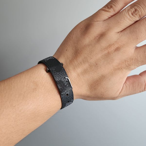 2023 new brand designer luxury bracelets men's and women's bracelets fashion jewelry aolly buckle leather with box, Golden;silver
2023 new brand designer luxury bracelets men's and women's bracelets fashion jewelry aolly buckle leather with box, Golden;silver