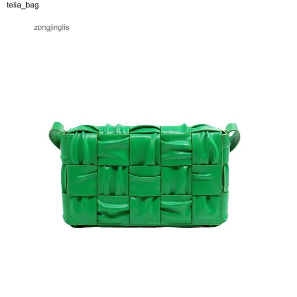 woven venetaes bottegaas designer 2023 cassettes lady claassic summer pleated bags fashion one shoulder bag crossbody soft leather underarm
woven venetaes bottegaas designer 2023 cassettes lady claassic summer pleated bags fashion one shoulder bag crossbody soft leather underarm