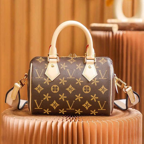 speedy20 bags genuine leather luxurys speedy nano designer bag womens shoulder totes clutch cross body handbags travel strap mini lady hand
speedy20 bags genuine leather luxurys speedy nano designer bag womens shoulder totes clutch cross body handbags travel strap mini lady hand