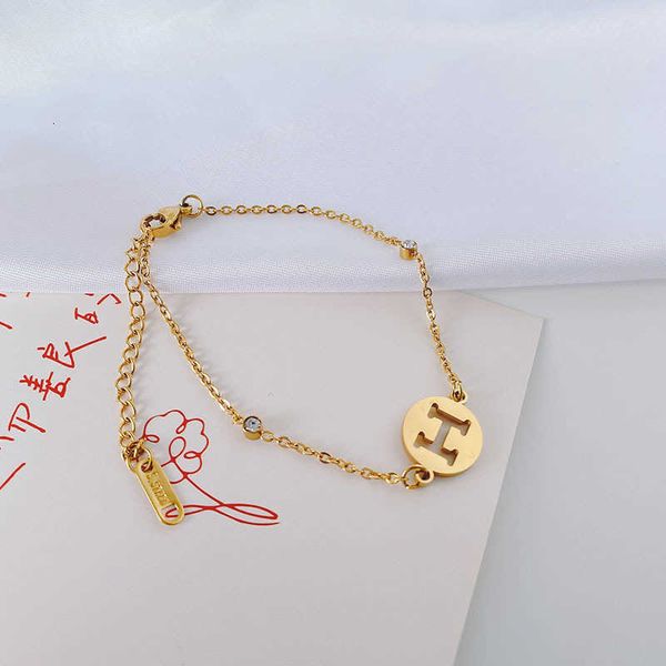 fashion designer h korean version simple letter titanium steel bracelet design sense small girl friend thin 18k gold net red temperament bra, Golden;silver
fashion designer h korean version simple letter titanium steel bracelet design sense small girl friend thin 18k gold net red temperament bra, Golden;silver