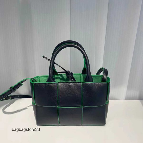 fashionable 2023 underarm bottegaa bag handbags ladies one bags venetaa woven leather handheld shoulder arco tote crossbody cowhide for wome
fashionable 2023 underarm bottegaa bag handbags ladies one bags venetaa woven leather handheld shoulder arco tote crossbody cowhide for wome