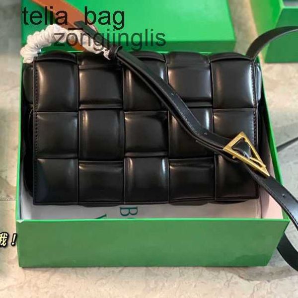 handbags bottegaas pillow designer bags venetaes cassettes triangle bag splice 2023 sponge baby flap fashion x8wd
handbags bottegaas pillow designer bags venetaes cassettes triangle bag splice 2023 sponge baby flap fashion x8wd