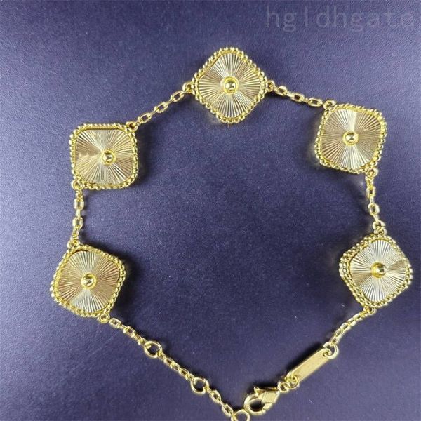 plated gold four leaf clover bracelet for women designer bracelets luxury trendy green black valentine s day gifts charm party men bracelet, Golden;silver
plated gold four leaf clover bracelet for women designer bracelets luxury trendy green black valentine s day gifts charm party men bracelet, Golden;silver