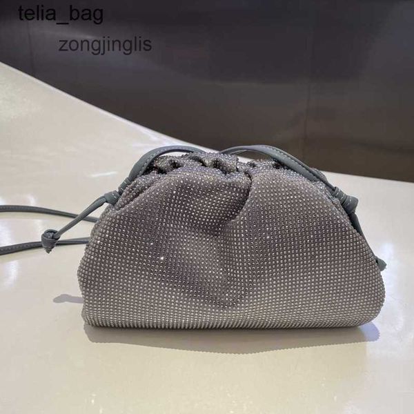 bags bag claassic crossbody lady venetaes 2023 cloud pouch bottegaas same autumn diamond pleated clip handbag one shoulder crossbody girl
bags bag claassic crossbody lady venetaes 2023 cloud pouch bottegaas same autumn diamond pleated clip handbag one shoulder crossbody girl