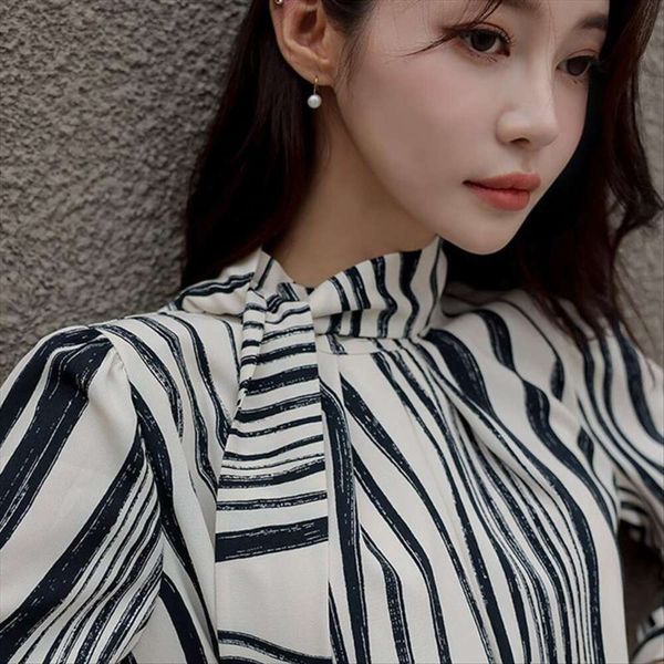 french fashion zebra striped shirt spring and autumn design streamer niche long sleeved all matching for women, White
french fashion zebra striped shirt spring and autumn design streamer niche long sleeved all matching for women, White