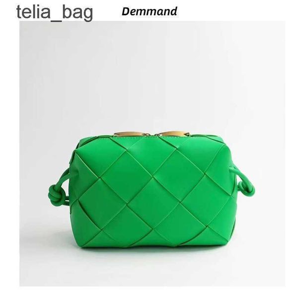 leather green venetaas camera bags square small designer messenger bag cassettes woven 2023 for bottegaas women kci4
leather green venetaas camera bags square small designer messenger bag cassettes woven 2023 for bottegaas women kci4