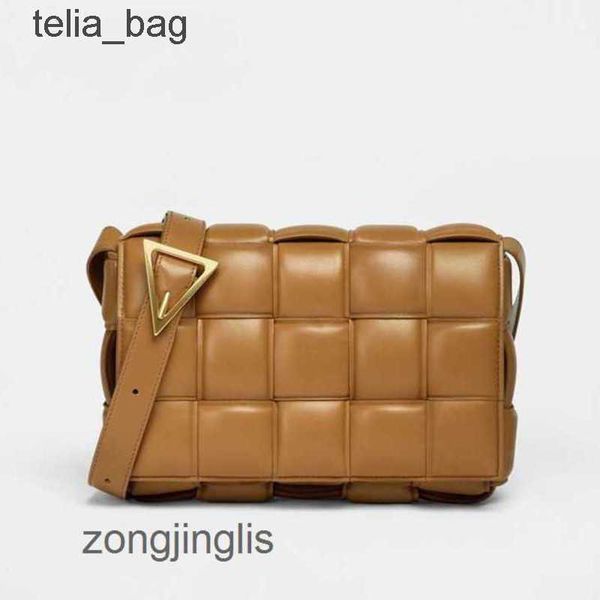 women's bottegaas large venetaas 2023 pillow bags cassettes bag designer knitted leather one shoulder crossbody sm z9ib
women's bottegaas large venetaas 2023 pillow bags cassettes bag designer knitted leather one shoulder crossbody sm z9ib
