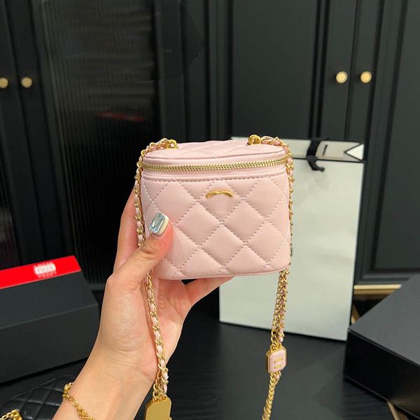 square badge mini women cosmetic bag four color double chain leather quilted luxury handbag adjustable chain crossbody designer purse classi
square badge mini women cosmetic bag four color double chain leather quilted luxury handbag adjustable chain crossbody designer purse classi